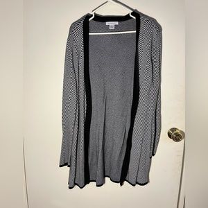 Liz Claiborne XL long black and white sweater